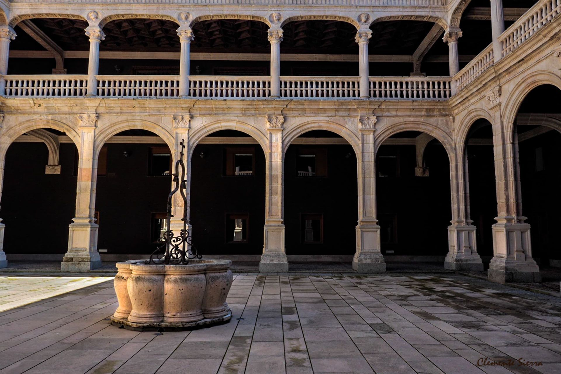 Interior del Palacio de Avellaneda